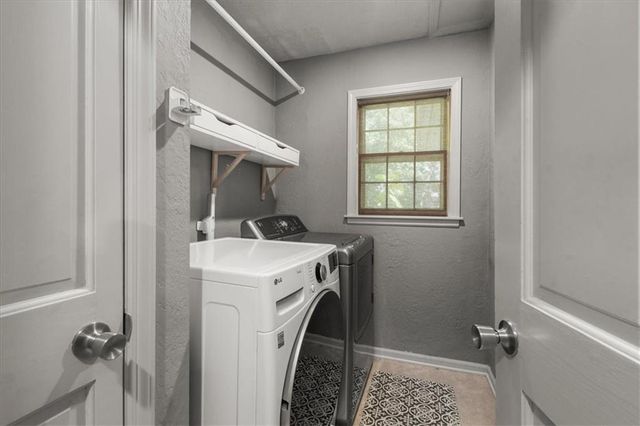 3613 NW Blue Jacket Drive, Lee's Summit, MO 64064