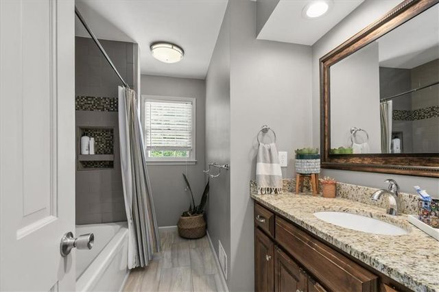 3613 NW Blue Jacket Drive, Lee's Summit, MO 64064