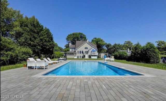 186 Whalepond Road, Oakhurst, NJ 07755