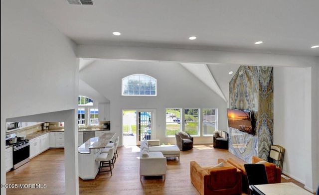 186 Whalepond Road, Oakhurst, NJ 07755