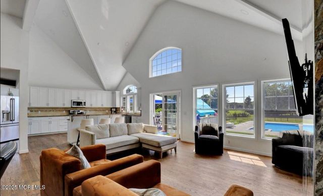 186 Whalepond Road, Oakhurst, NJ 07755