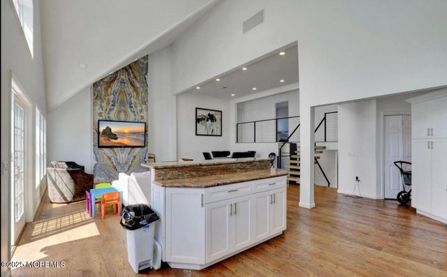 186 Whalepond Road, Oakhurst, NJ 07755