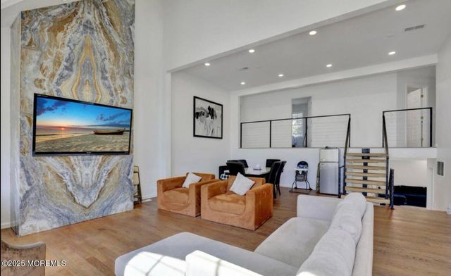 186 Whalepond Road, Oakhurst, NJ 07755