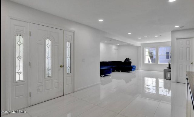 186 Whalepond Road, Oakhurst, NJ 07755