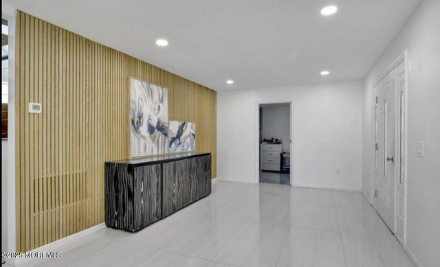 186 Whalepond Road, Oakhurst, NJ 07755