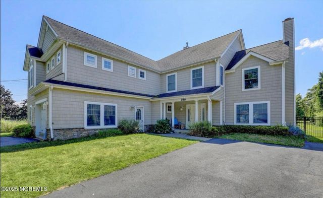 186 Whalepond Road, Oakhurst, NJ 07755