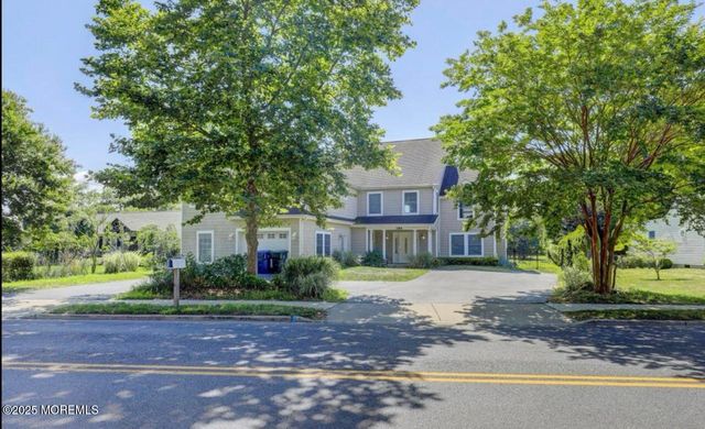 186 Whalepond Road, Oakhurst, NJ 07755