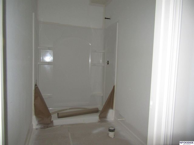 5018 Vane Circle, Omaha, NE 68152