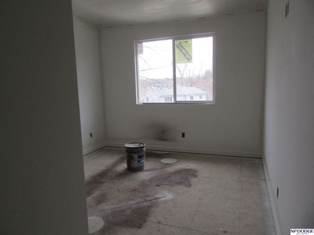 5018 Vane Circle, Omaha, NE 68152