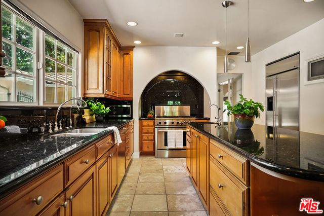 10655 Camarillo Street, Toluca Lake, CA 91602