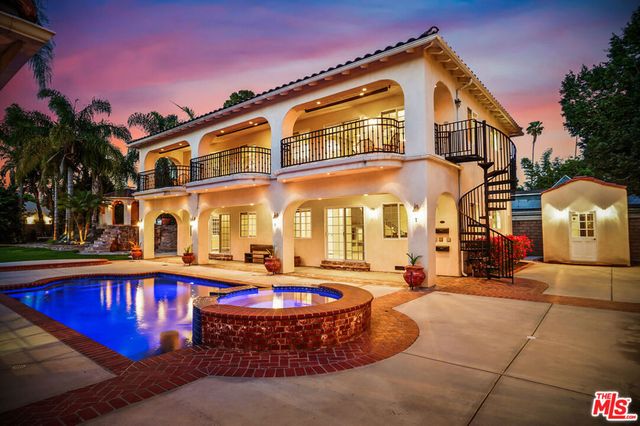 10655 Camarillo Street, Toluca Lake, CA 91602