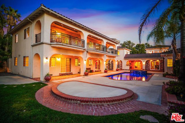 10655 Camarillo Street, Toluca Lake, CA 91602