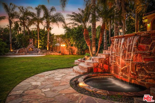 10655 Camarillo Street, Toluca Lake, CA 91602