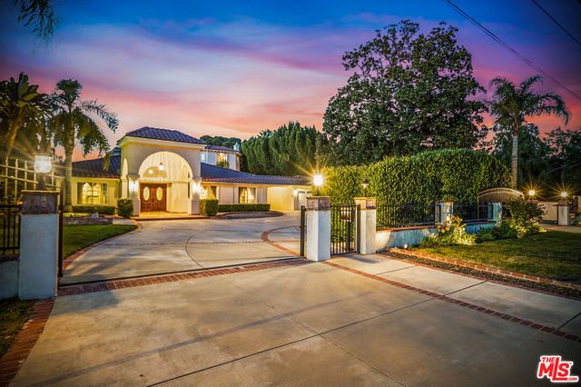 10655 Camarillo Street, Toluca Lake, CA 91602