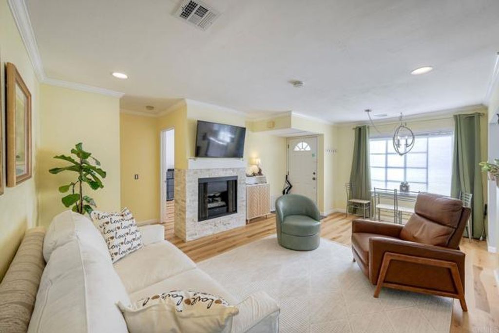 13328 Caminito Ciera 16, San Diego, CA 92129