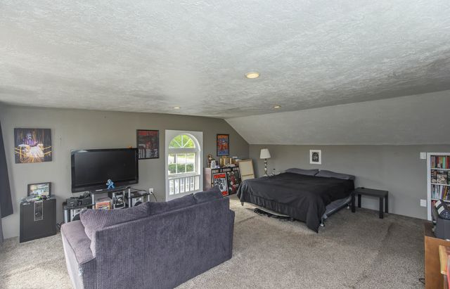 214 N Columbus Avenue, Medford, OR 97501