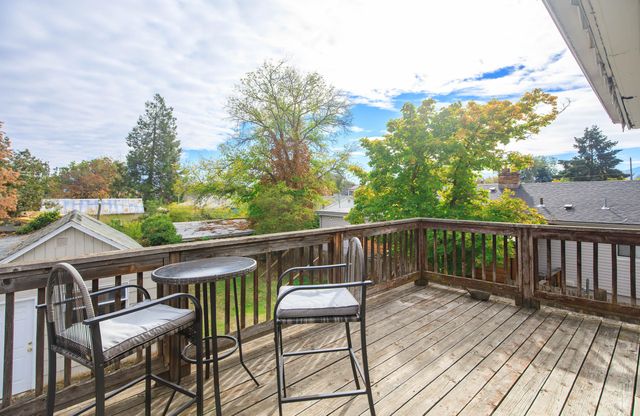 214 N Columbus Avenue, Medford, OR 97501