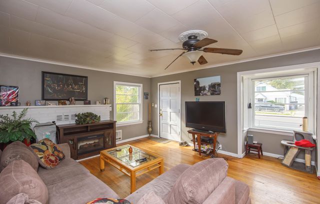 214 N Columbus Avenue, Medford, OR 97501