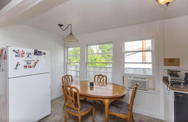 214 N Columbus Avenue, Medford, OR 97501