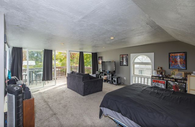 214 N Columbus Avenue, Medford, OR 97501