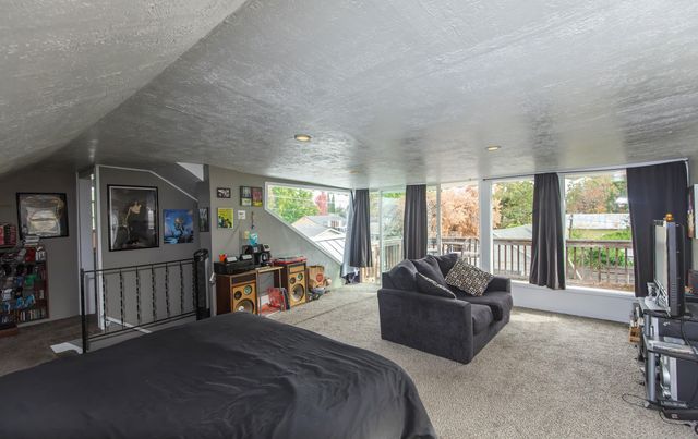 214 N Columbus Avenue, Medford, OR 97501