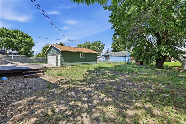 7925 E Nora Ave, Spokane Valley, WA 99212