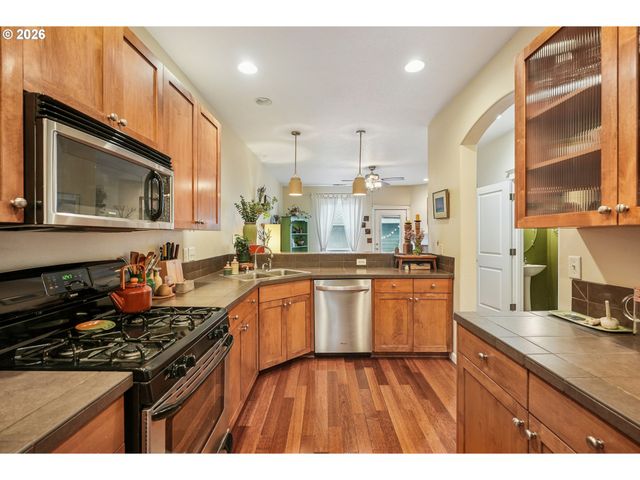 6422 Ne GARFIELD Ave, Portland, OR 97211