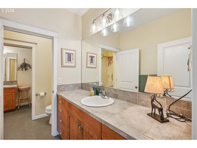 6422 Ne GARFIELD Ave, Portland, OR 97211