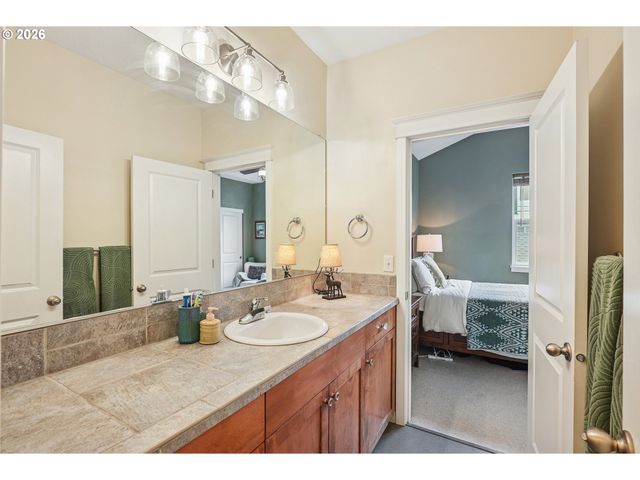 6422 Ne GARFIELD Ave, Portland, OR 97211