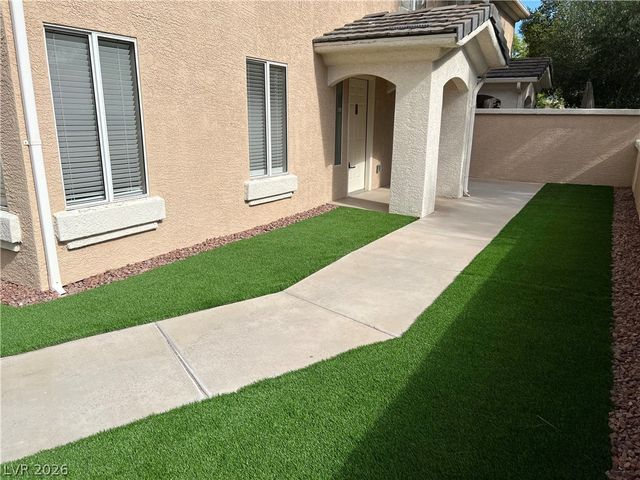 910 Elegant Coral Avenue, Henderson, NV 89015