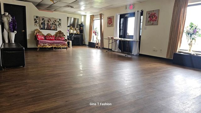 15040 E 9 Mile Road, Eastpointe, MI 48021