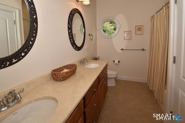 5 Biltmore Court, Avon, CT 06001