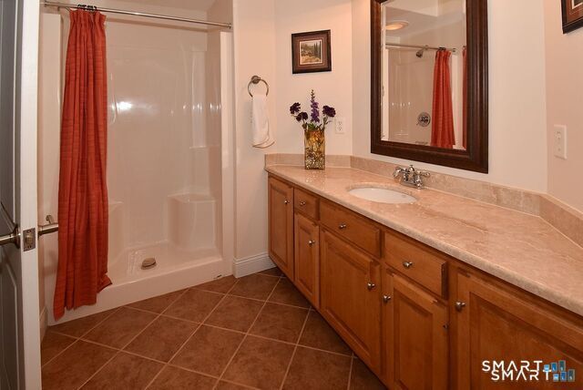 5 Biltmore Court, Avon, CT 06001