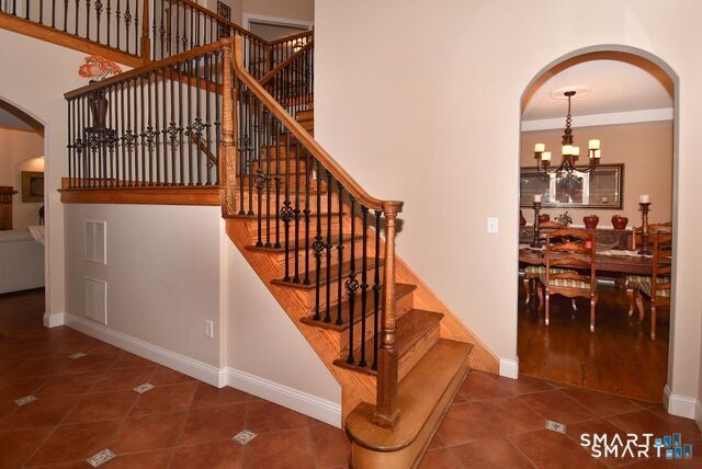 5 Biltmore Court, Avon, CT 06001