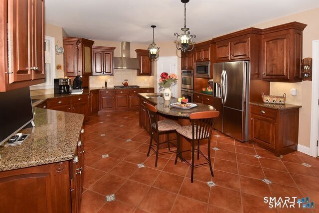 5 Biltmore Court, Avon, CT 06001