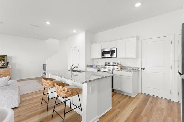 8700 SPORTSMAN LOOP, Groveland, FL 34736