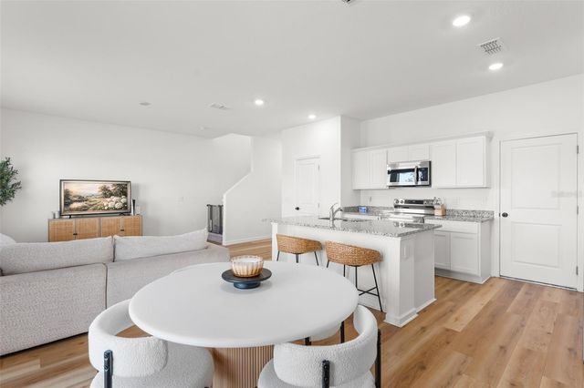 8700 SPORTSMAN LOOP, Groveland, FL 34736