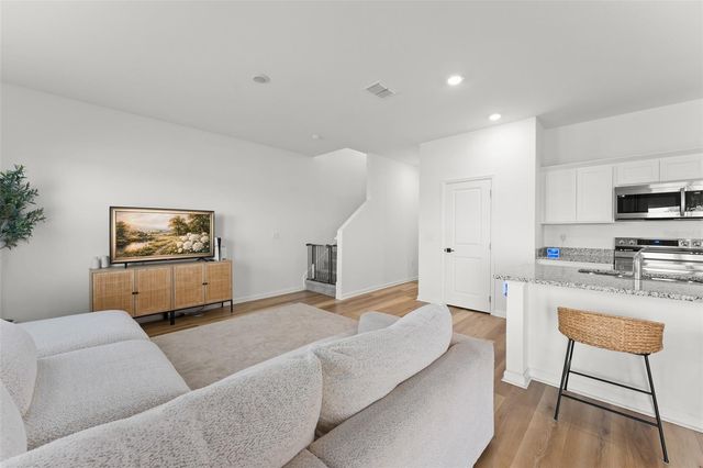 8700 SPORTSMAN LOOP, Groveland, FL 34736