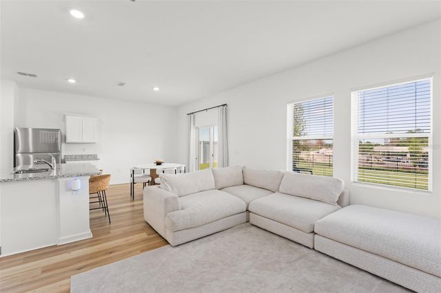 8700 SPORTSMAN LOOP, Groveland, FL 34736