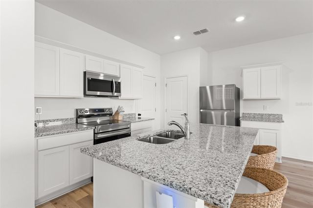 8700 SPORTSMAN LOOP, Groveland, FL 34736