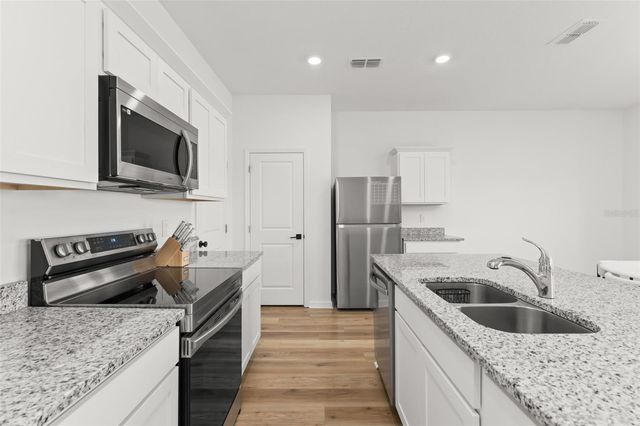 8700 SPORTSMAN LOOP, Groveland, FL 34736