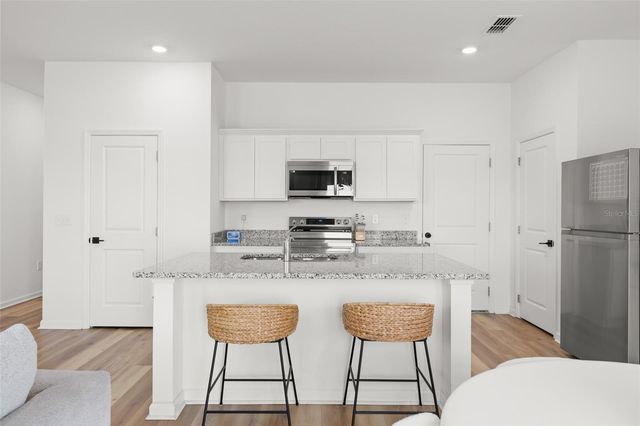 8700 SPORTSMAN LOOP, Groveland, FL 34736