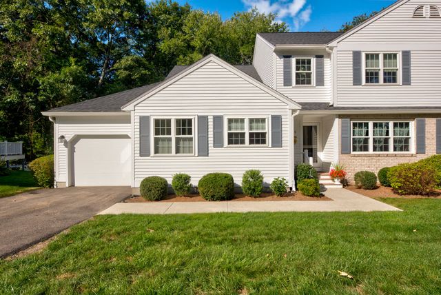 5 Pear Tree Ln 5, Franklin, MA 02038