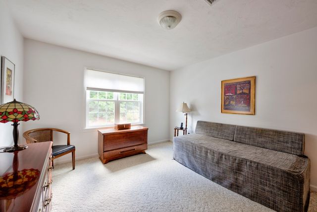 5 Pear Tree Ln 5, Franklin, MA 02038