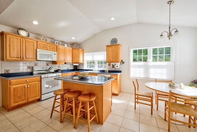5 Pear Tree Ln 5, Franklin, MA 02038