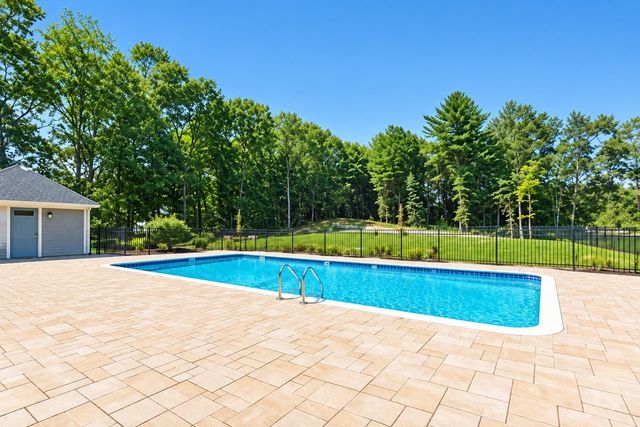 5 Pear Tree Ln 5, Franklin, MA 02038