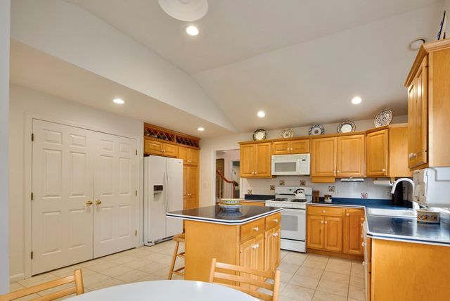 5 Pear Tree Ln 5, Franklin, MA 02038