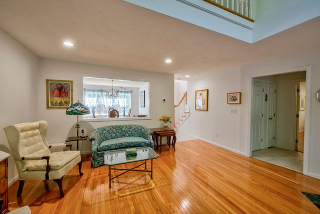 5 Pear Tree Ln 5, Franklin, MA 02038