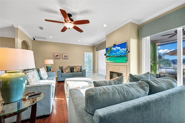 911 SHAWNA SHORES, Haines City, FL 33844