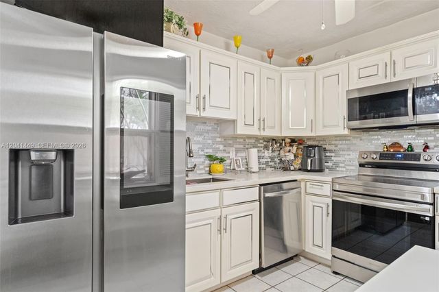 2871 Somerset Dr 102, Lauderdale Lakes, FL 33311